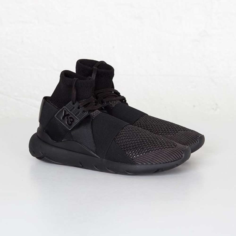 Y-3 qasa lace knit sneakers triple black